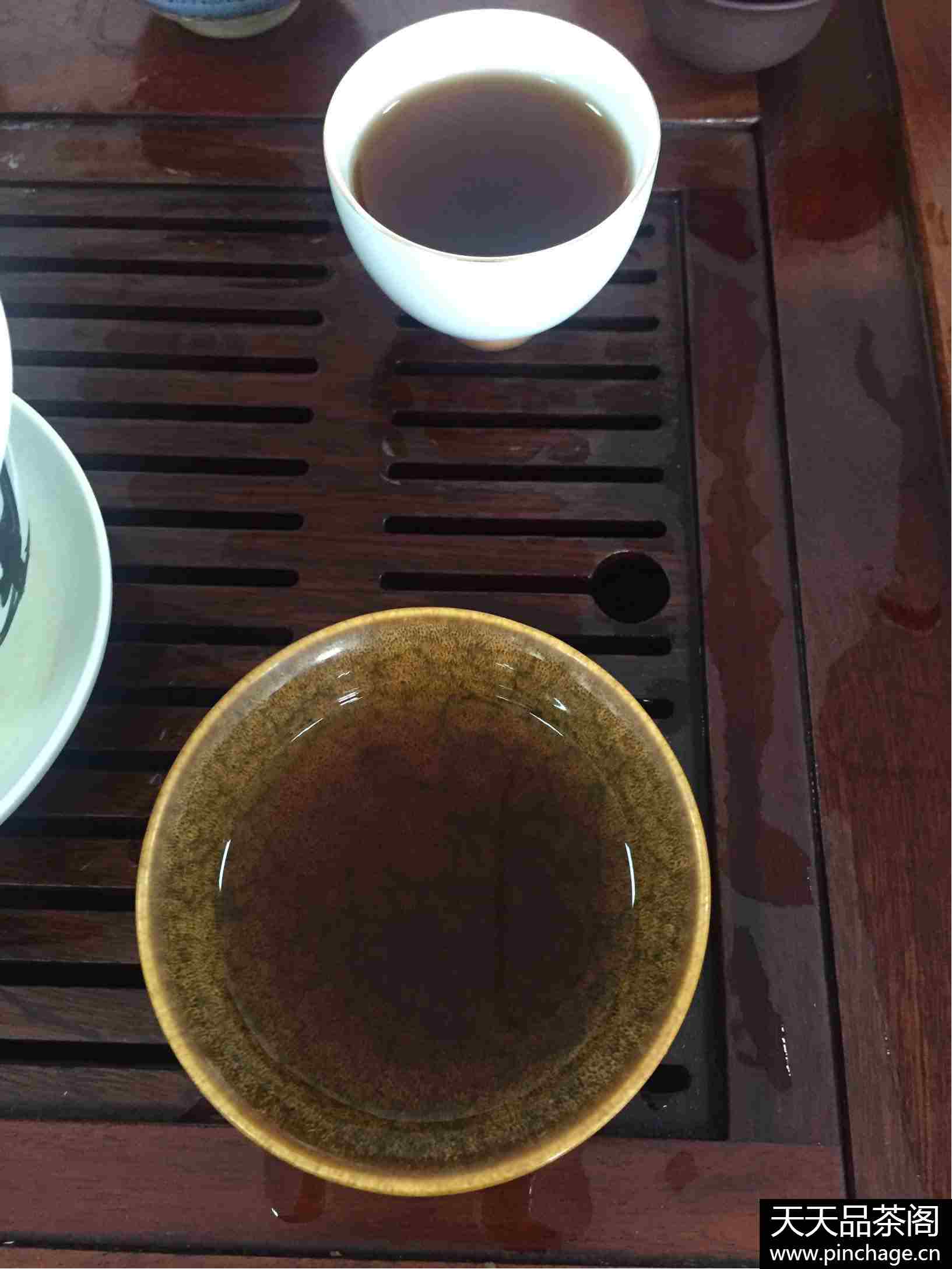 喝一杯纯正的普洱古树茶