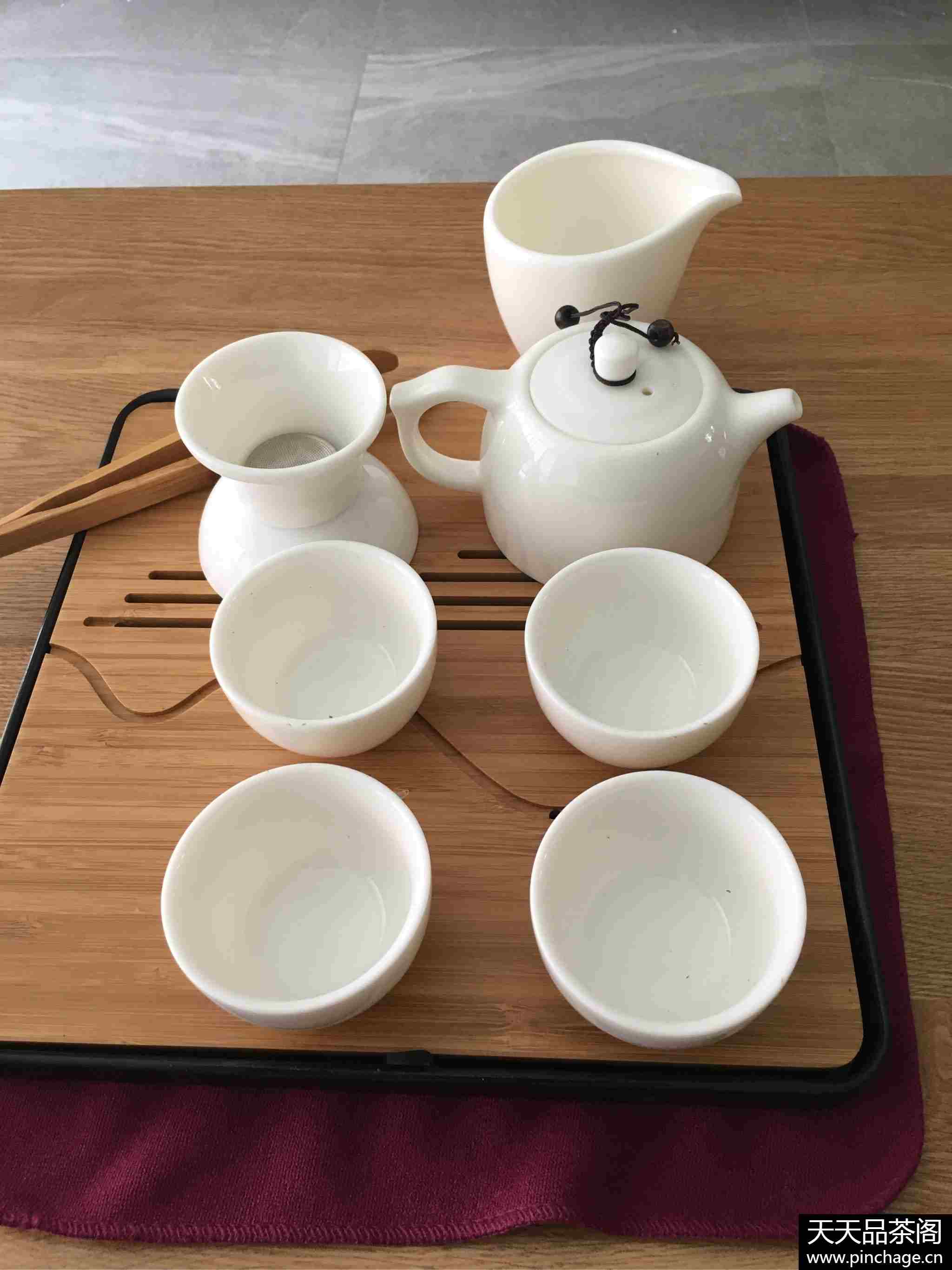 白瓷旅行茶具