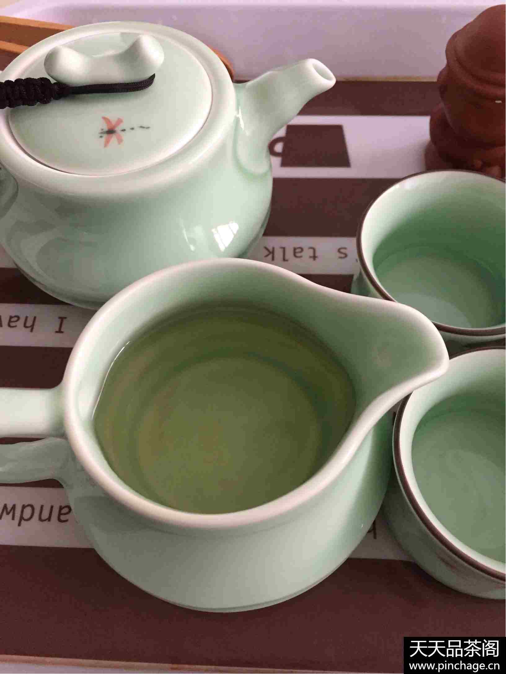 中国质造手绘龙泉窑青瓷茶具套组
